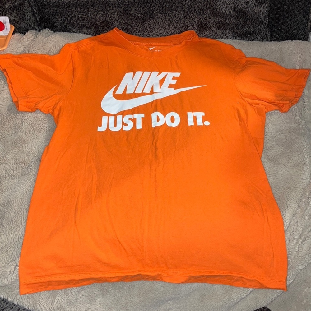 🎉4 for $20 Nike Graphic Training Tee, Small